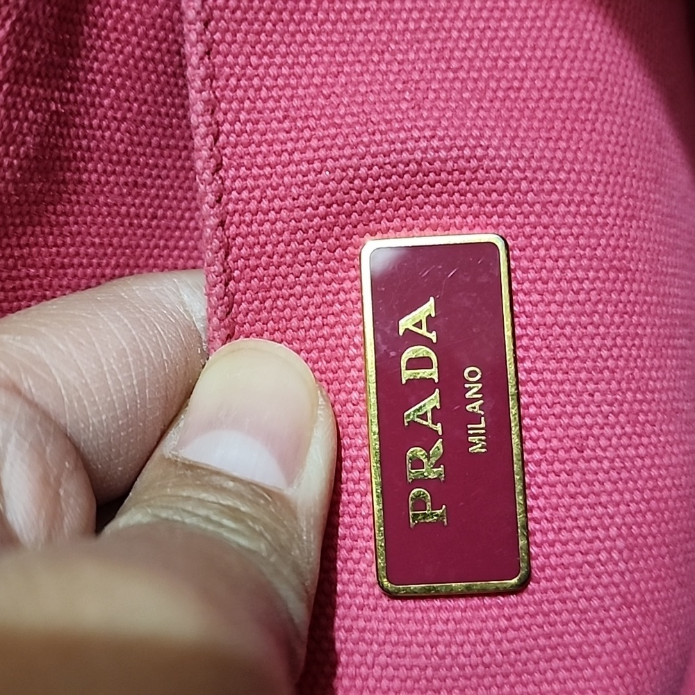 Prada canapa - Picture 9 of 16